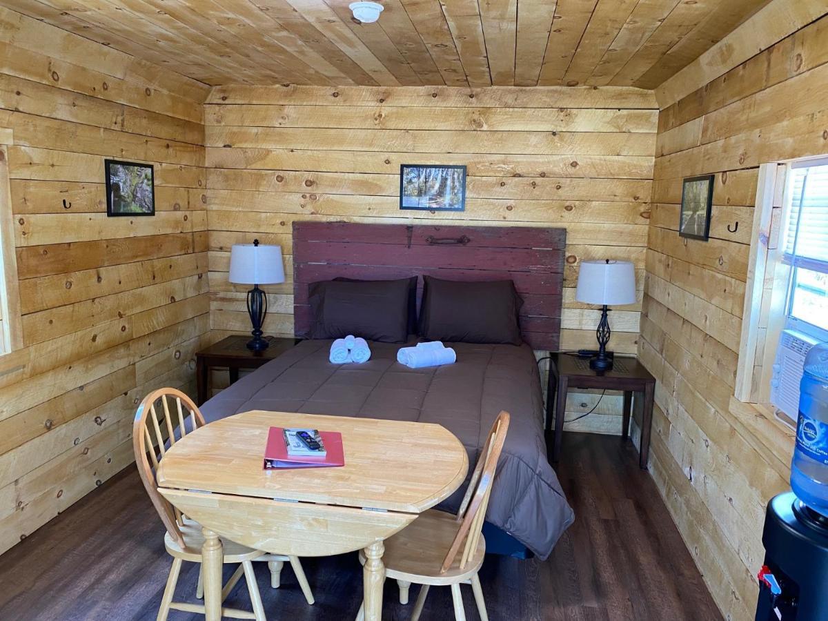 Canal Cabins Paw Paw Екстер'єр фото