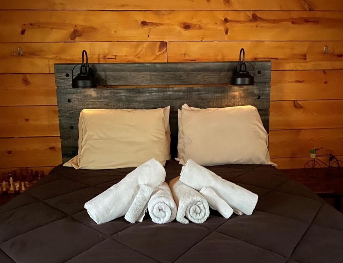 Canal Cabins Paw Paw Екстер'єр фото