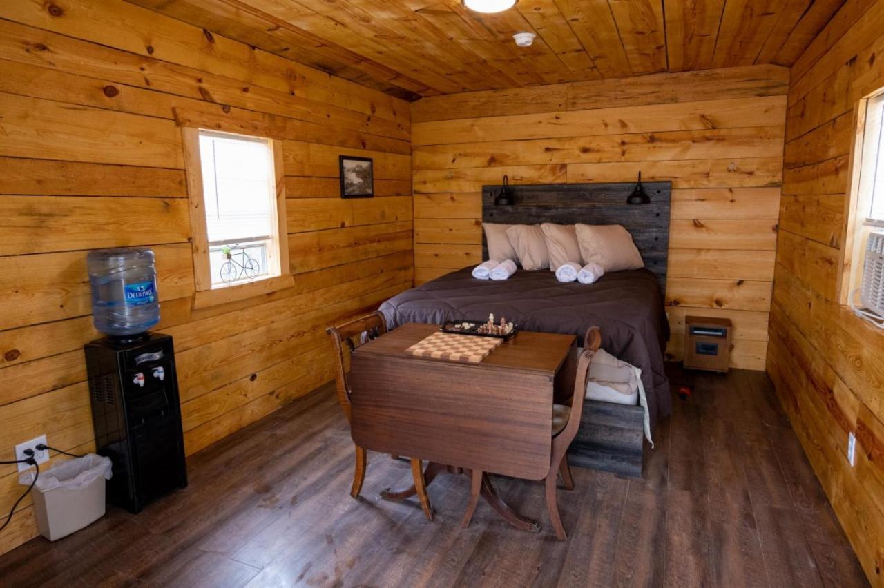 Canal Cabins Paw Paw Екстер'єр фото