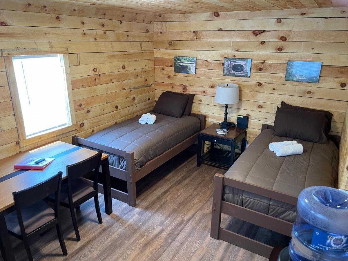 Canal Cabins Paw Paw Екстер'єр фото